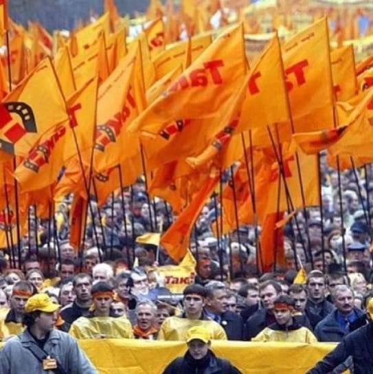 Мода баррикад. Как одежда становилась голосом протеста в Украине и мире